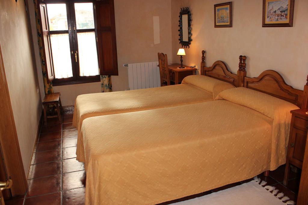 Casa Rural El Meson Брионес Экстерьер фото